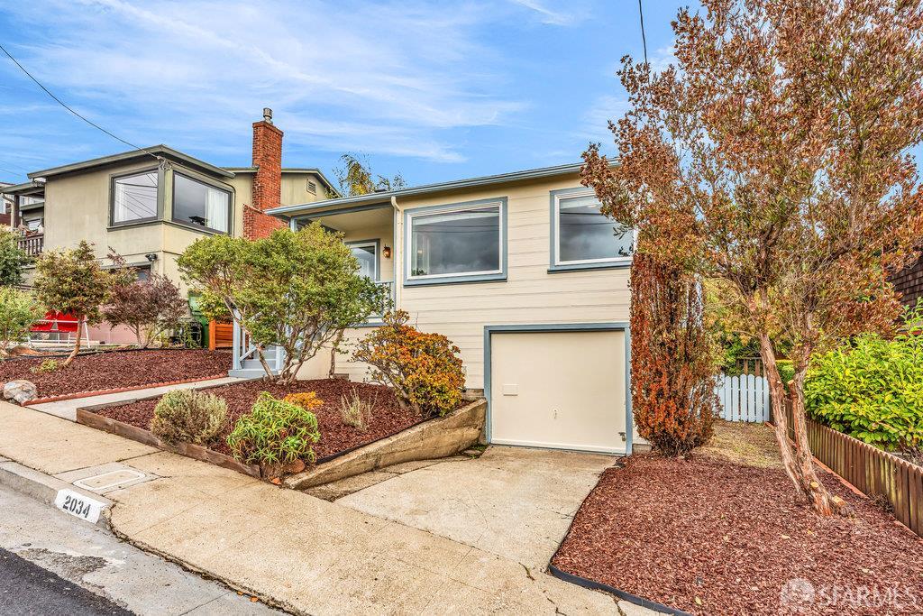 El Cerrito, California 94530, United States, 2 Bedrooms Bedrooms, ,1 BathroomBathrooms,Residential,Active,237082