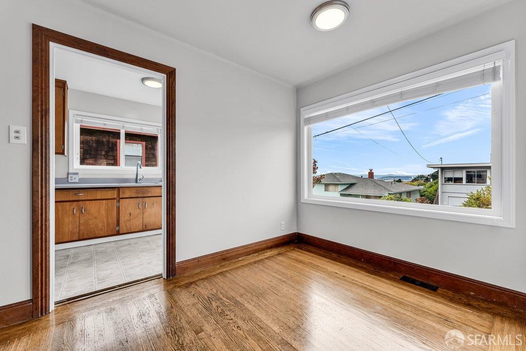 El Cerrito, California 94530, United States, 2 Bedrooms Bedrooms, ,1 BathroomBathrooms,Residential,Active,237082