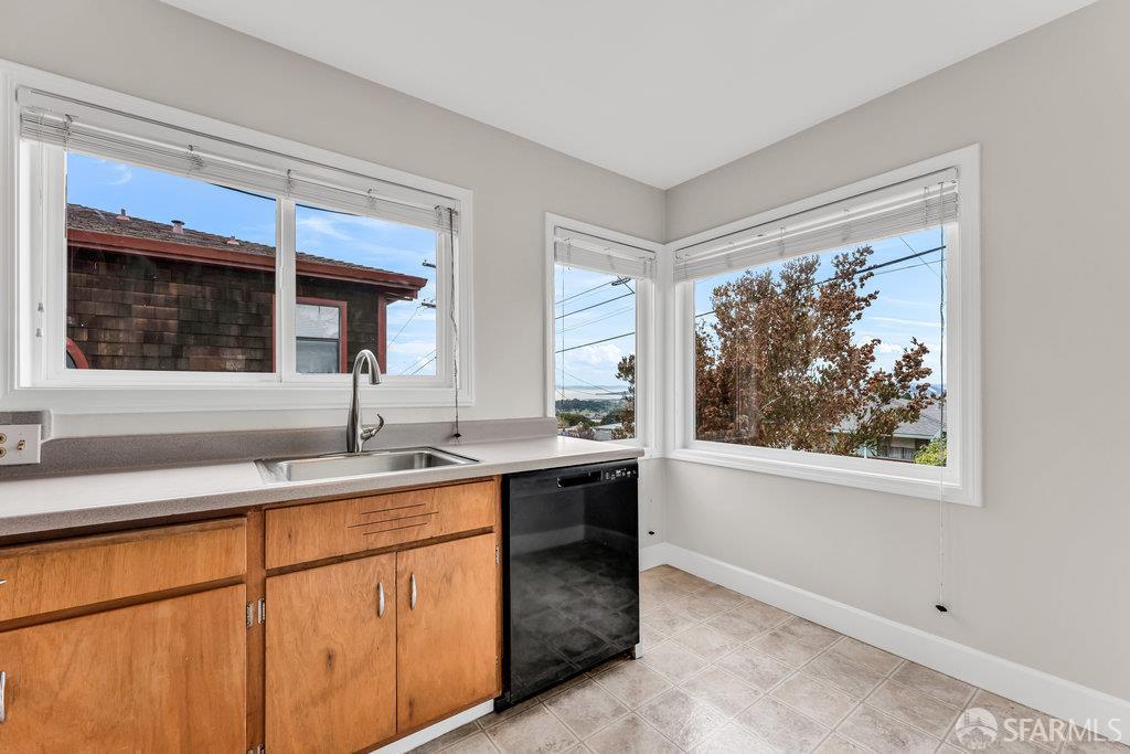 El Cerrito, California 94530, United States, 2 Bedrooms Bedrooms, ,1 BathroomBathrooms,Residential,Active,237082