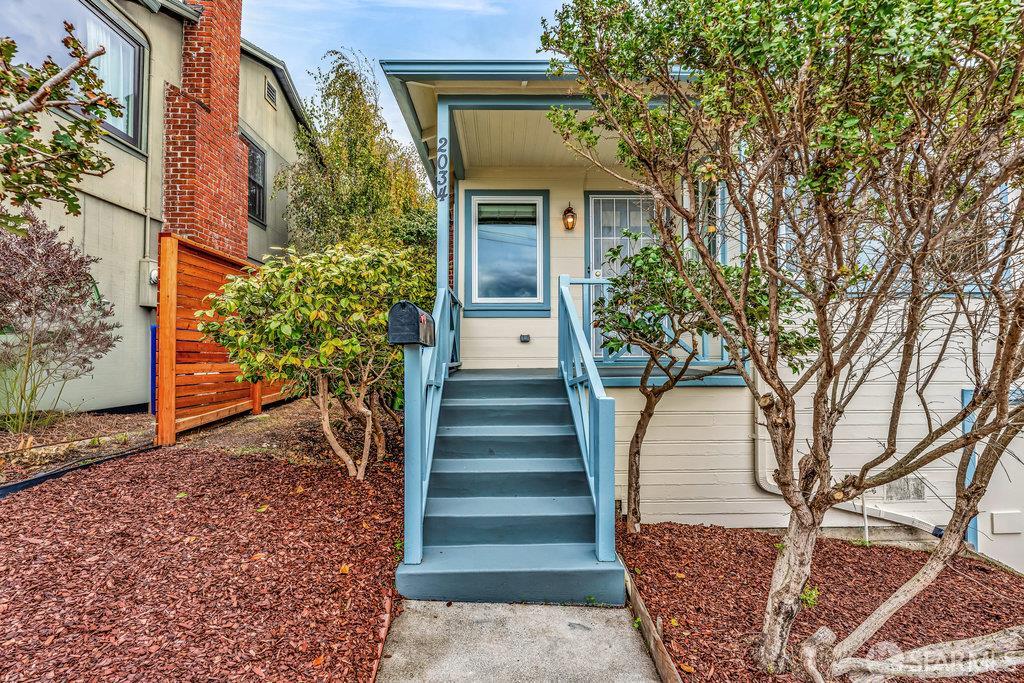 El Cerrito, California 94530, United States, 2 Bedrooms Bedrooms, ,1 BathroomBathrooms,Residential,Active,237082