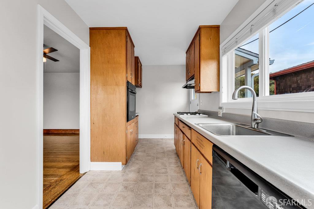 El Cerrito, California 94530, United States, 2 Bedrooms Bedrooms, ,1 BathroomBathrooms,Residential,Active,237082