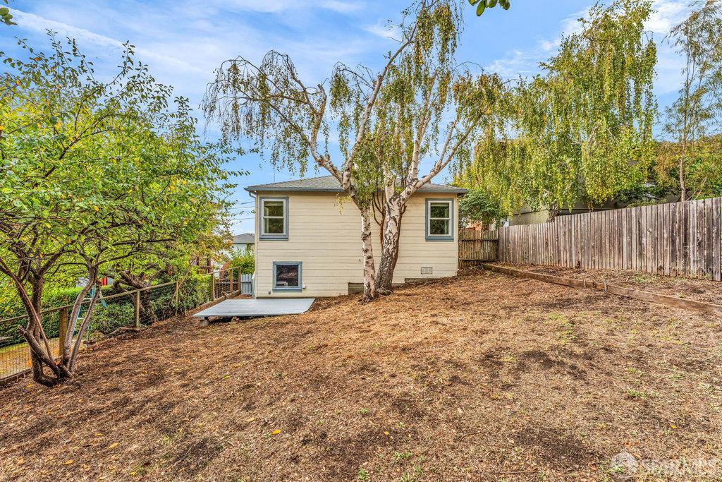 El Cerrito, California 94530, United States, 2 Bedrooms Bedrooms, ,1 BathroomBathrooms,Residential,Active,237082