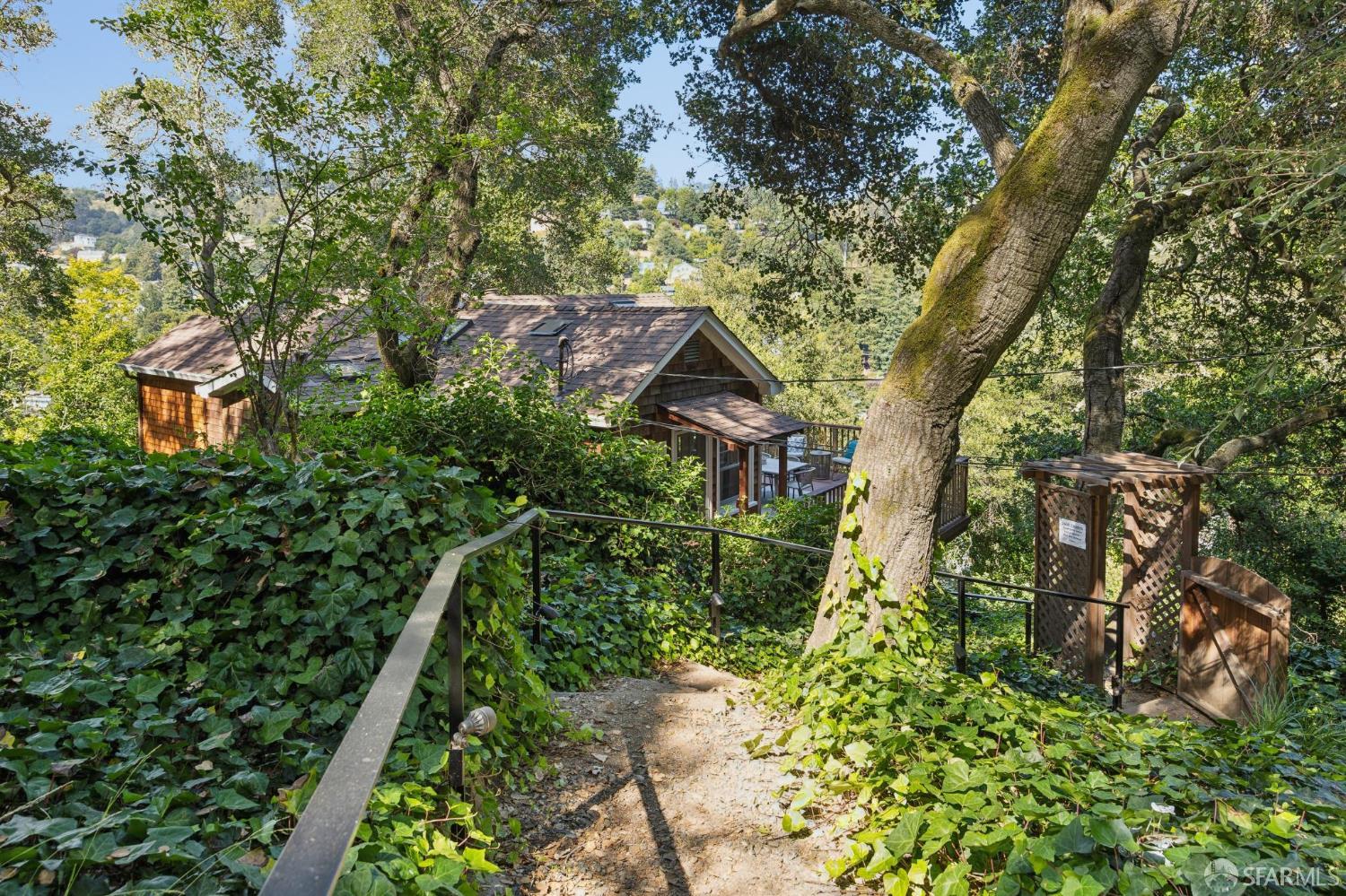 5430 Estates Drive, Oakland CA 94618