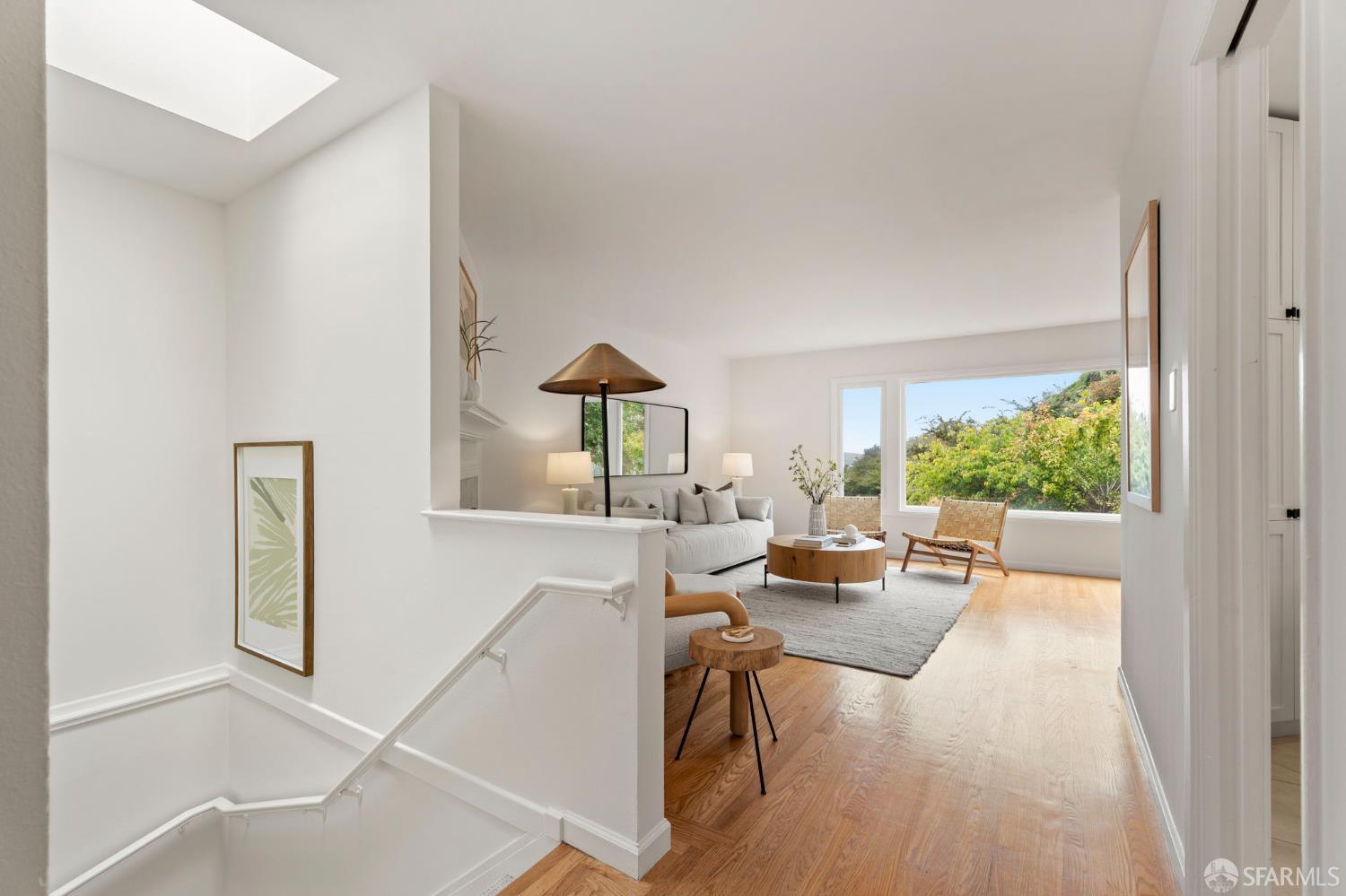 313 Los Palmos Drive