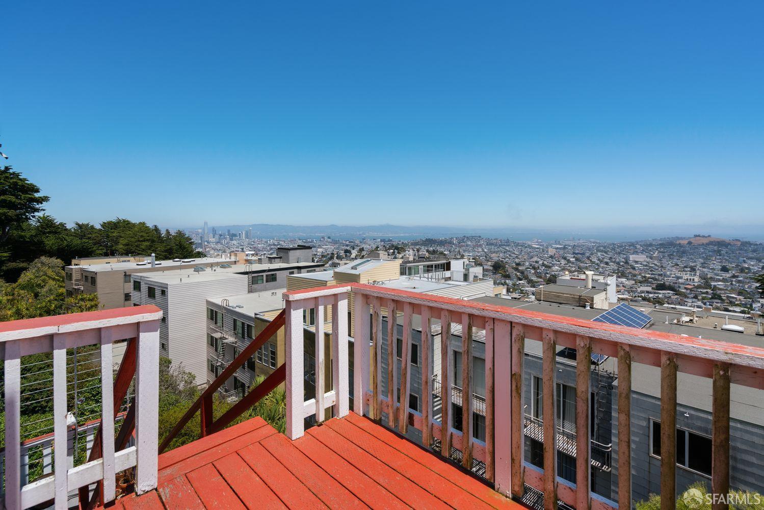 477 Burnett Avenue