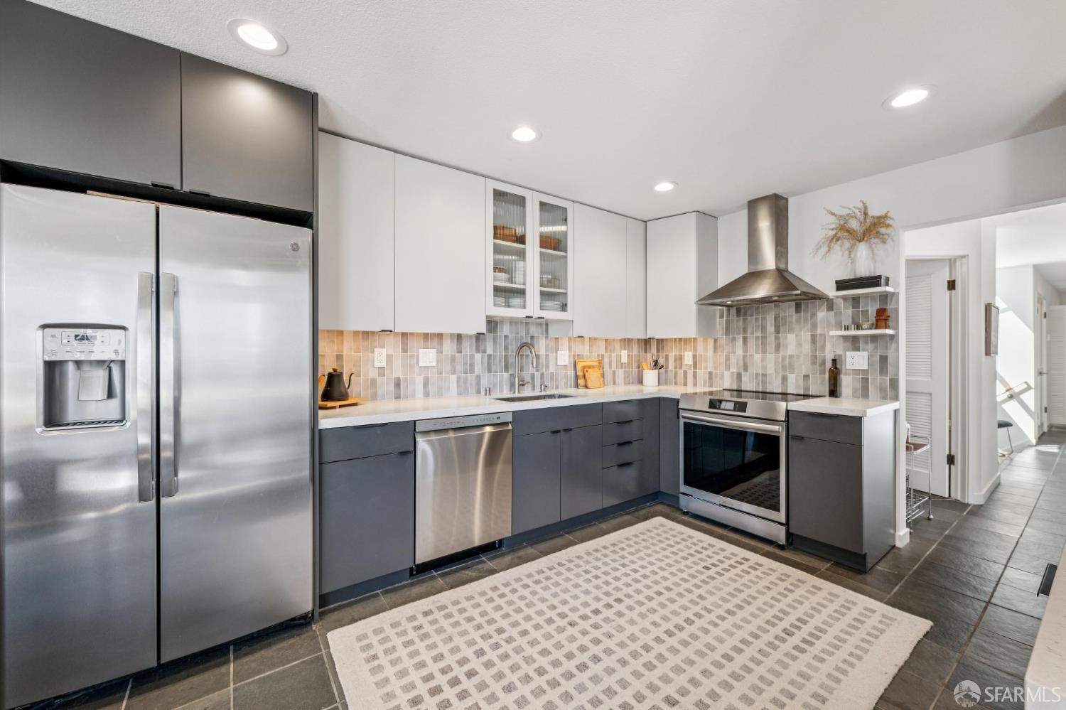 1901 Eddy Street 3