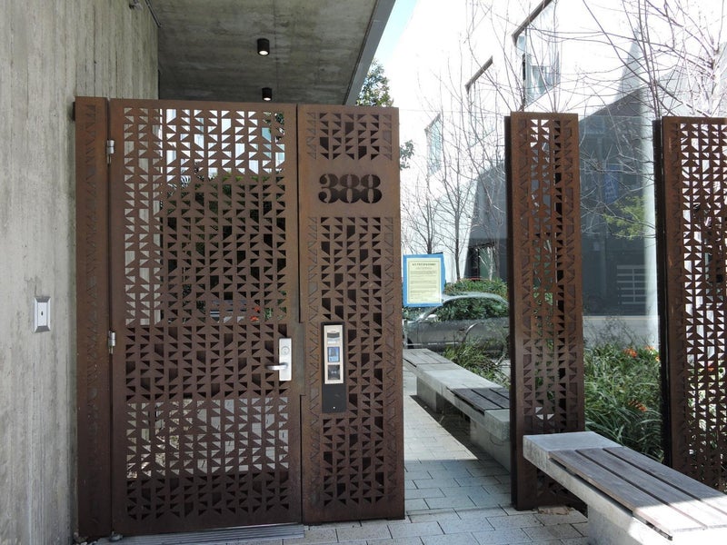 388 Fulton Street 404