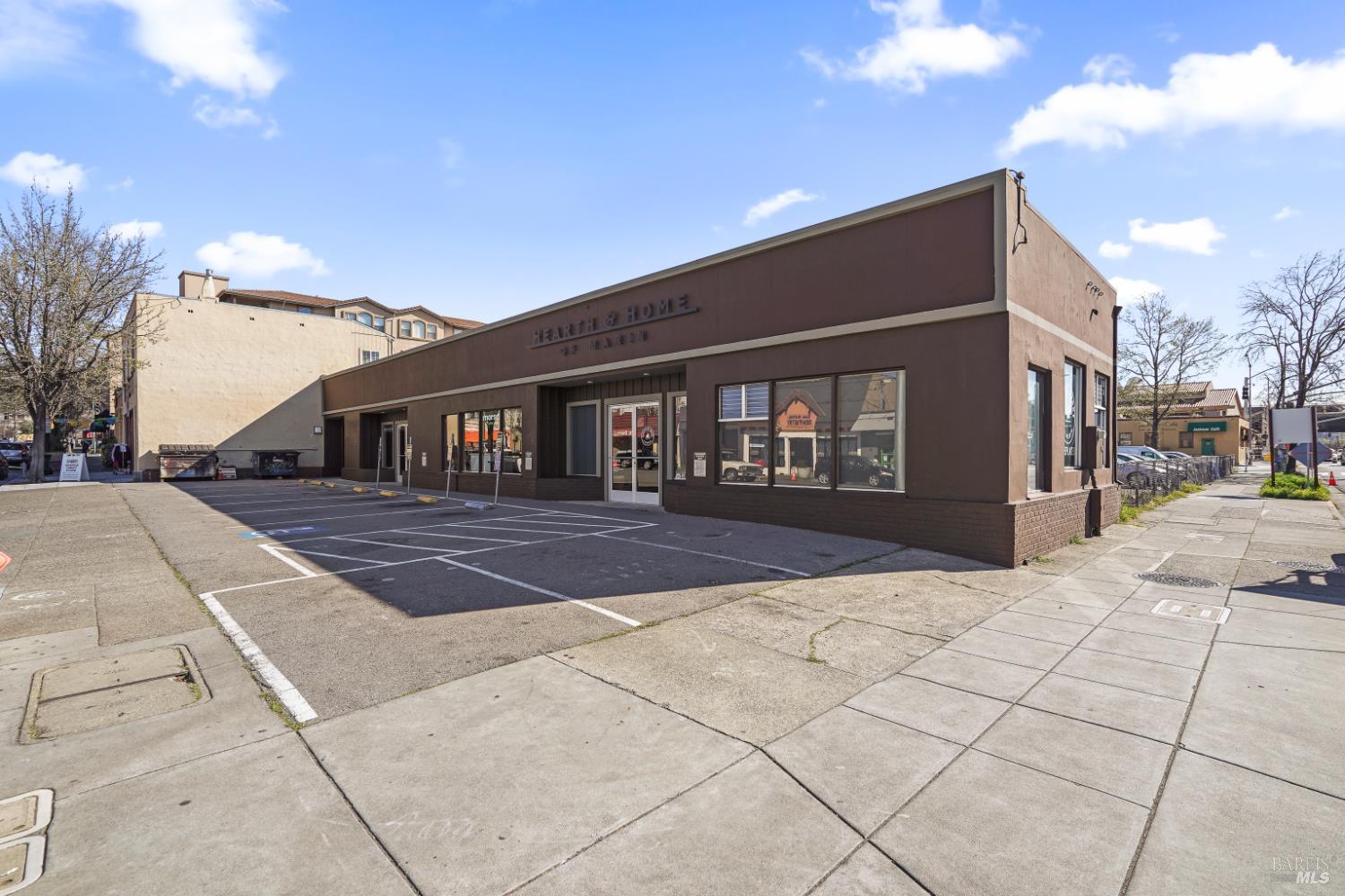 902 Lincoln Avenue