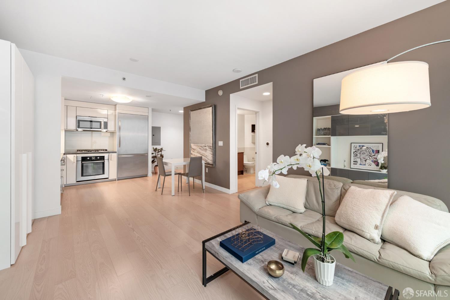 338 Spear Street 8G