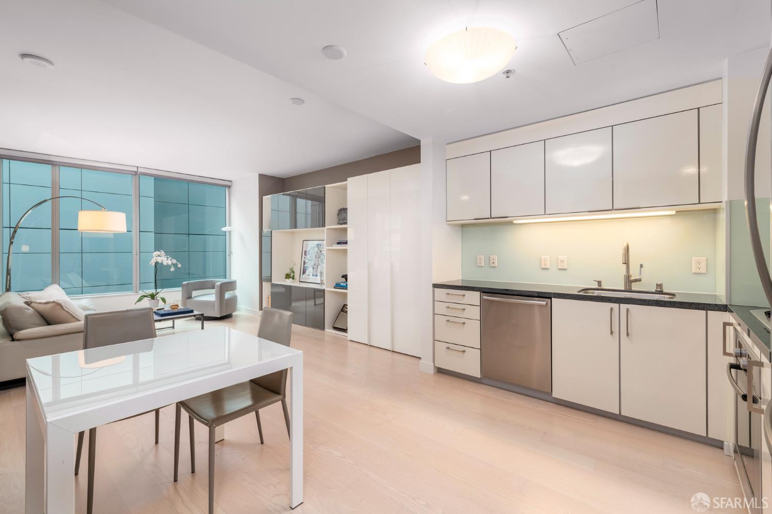 338 Spear Street 8G