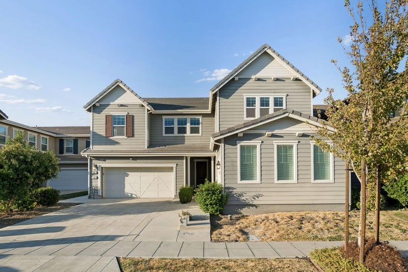 633 W Waterman Drive