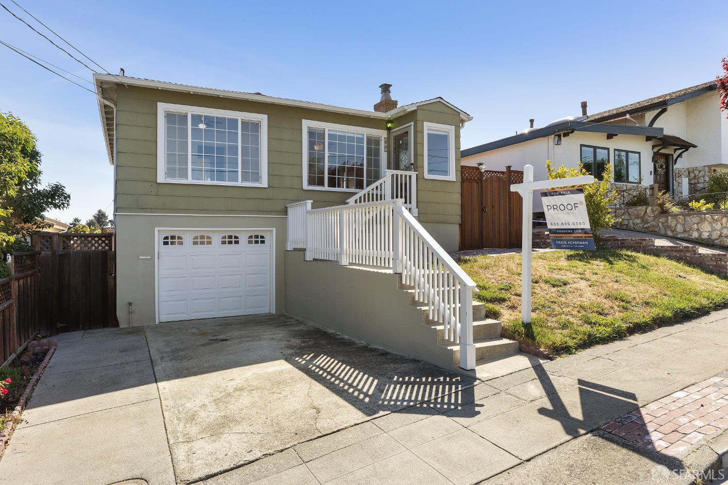 MLS: 425043116