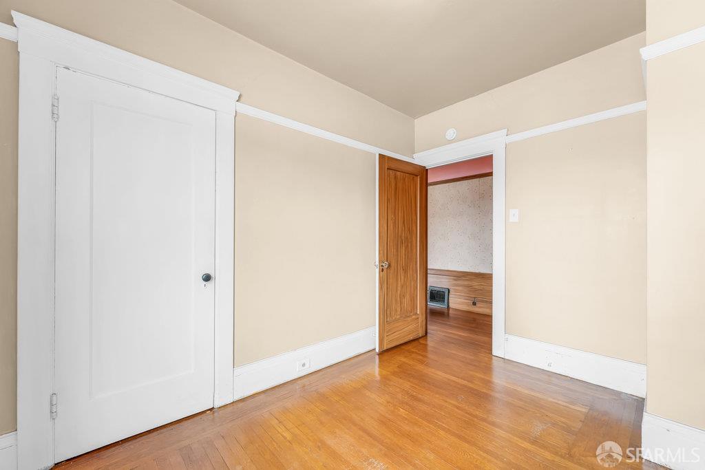 San Francisco, California 94112, United States, 3 Bedrooms Bedrooms, ,2 BathroomsBathrooms,Residential,Active,179063