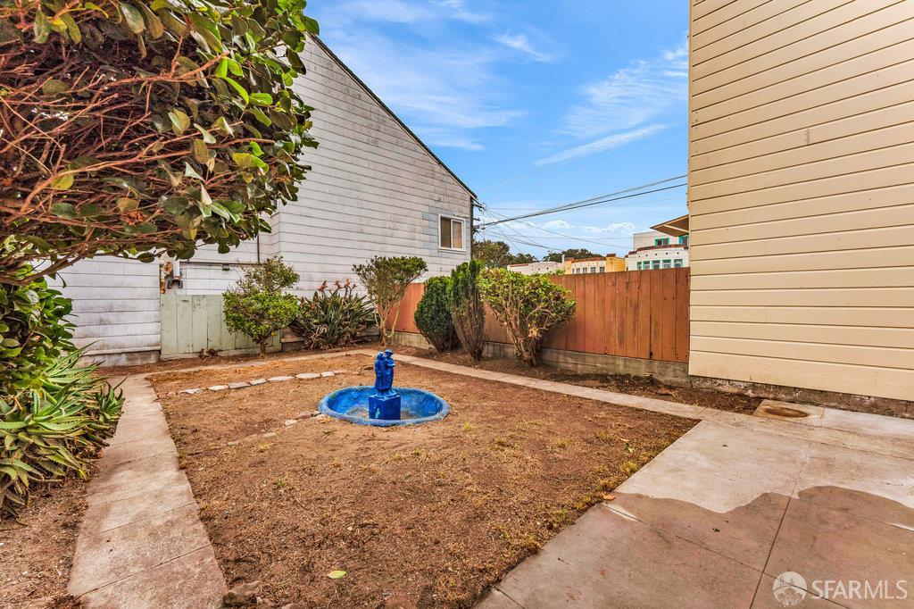 San Francisco, California 94112, United States, 3 Bedrooms Bedrooms, ,2 BathroomsBathrooms,Residential,Active,179063