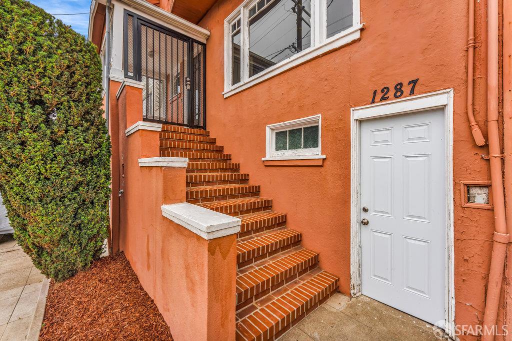 San Francisco, California 94112, United States, 3 Bedrooms Bedrooms, ,2 BathroomsBathrooms,Residential,Active,179063