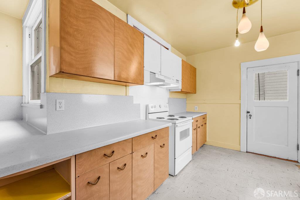 San Francisco, California 94112, United States, 3 Bedrooms Bedrooms, ,2 BathroomsBathrooms,Residential,Active,179063