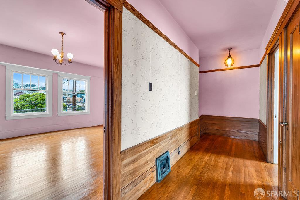 San Francisco, California 94112, United States, 3 Bedrooms Bedrooms, ,2 BathroomsBathrooms,Residential,Active,179063