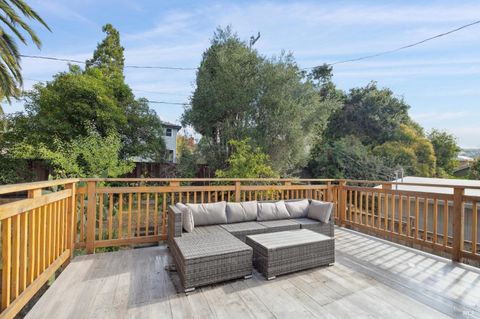 A home in San Anselmo