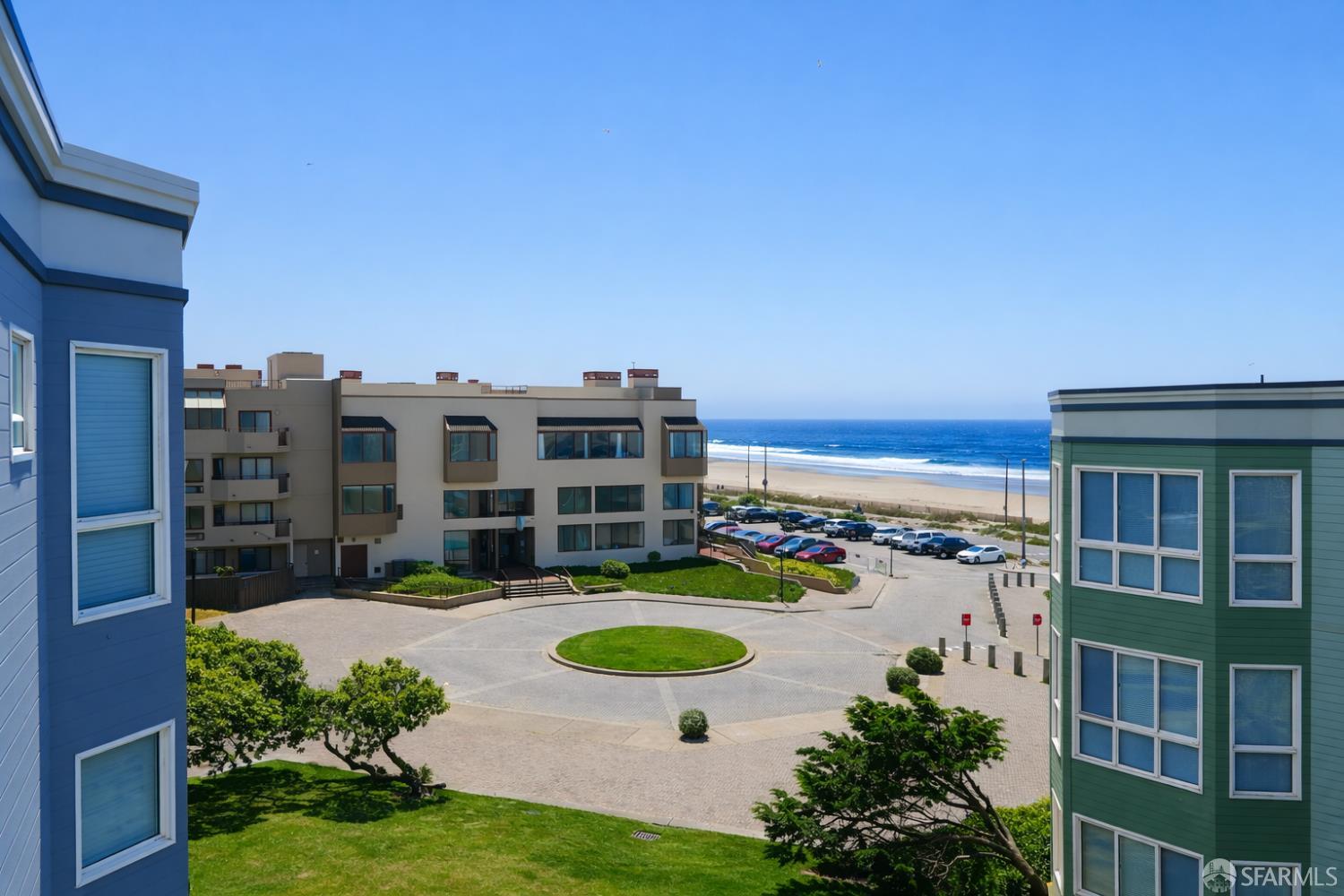 795 La Playa Street 3