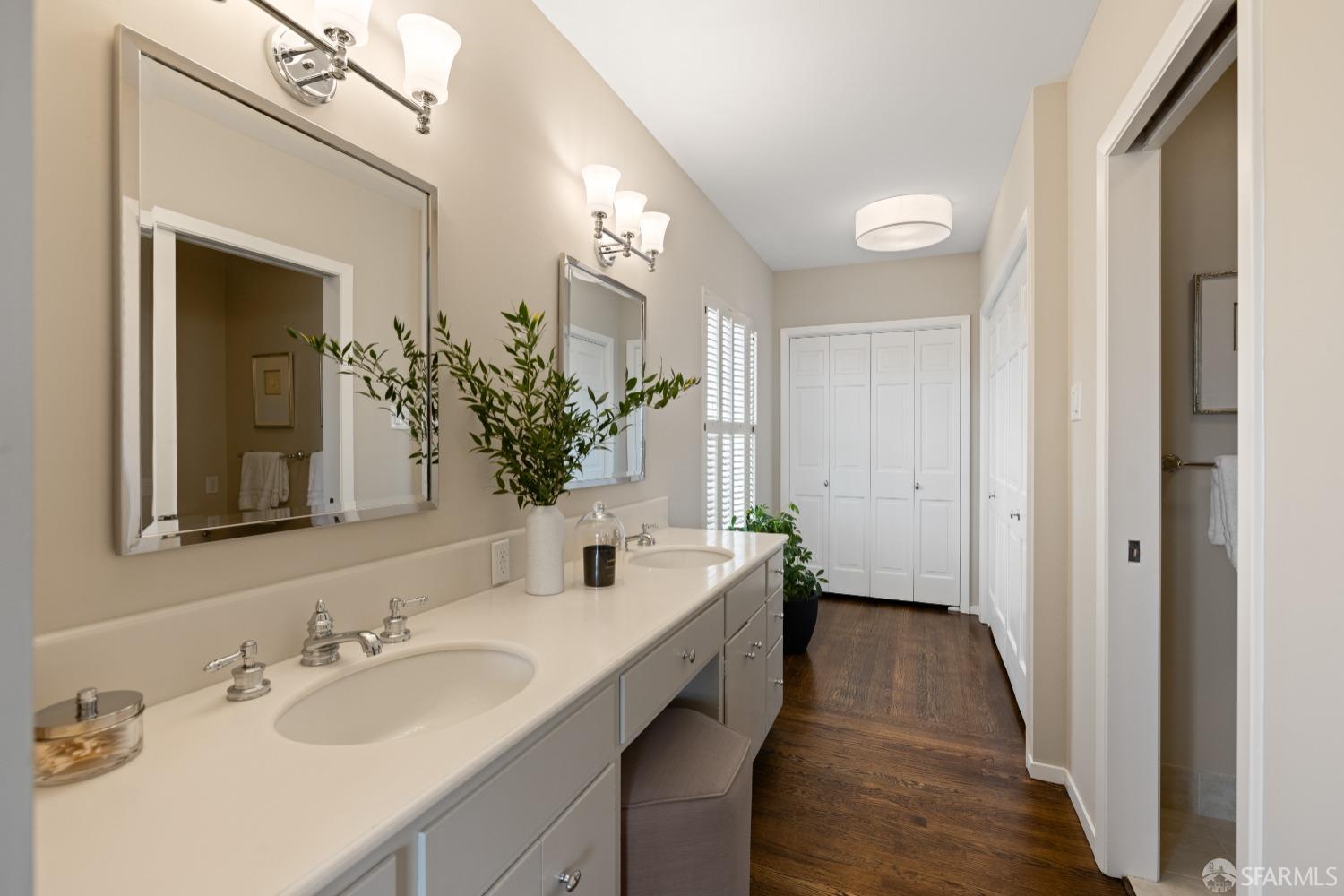 San Francisco, California 94127, United States, 3 Bedrooms Bedrooms, ,3 BathroomsBathrooms,Residential,Pending,101579