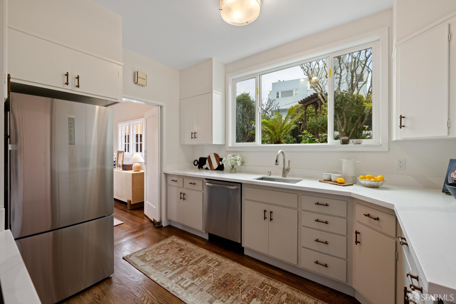 San Francisco, California 94127, United States, 3 Bedrooms Bedrooms, ,3 BathroomsBathrooms,Residential,Pending,101579