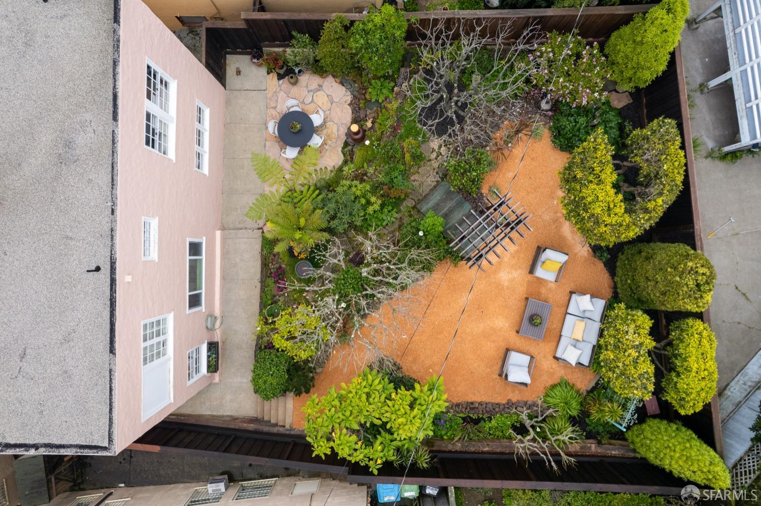 San Francisco, California 94127, United States, 3 Bedrooms Bedrooms, ,3 BathroomsBathrooms,Residential,Pending,101579