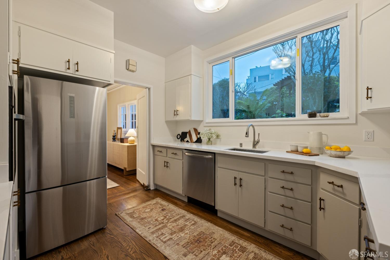 San Francisco, California 94127, United States, 3 Bedrooms Bedrooms, ,3 BathroomsBathrooms,Residential,Pending,101579