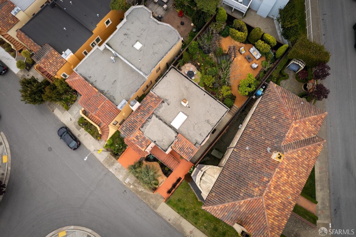 San Francisco, California 94127, United States, 3 Bedrooms Bedrooms, ,3 BathroomsBathrooms,Residential,Pending,101579