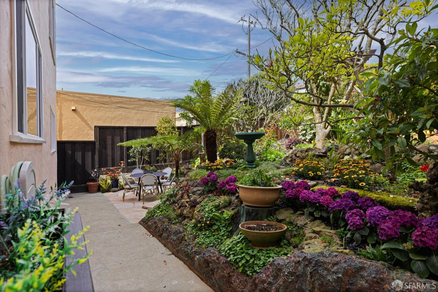 San Francisco, California 94127, United States, 3 Bedrooms Bedrooms, ,3 BathroomsBathrooms,Residential,Pending,101579