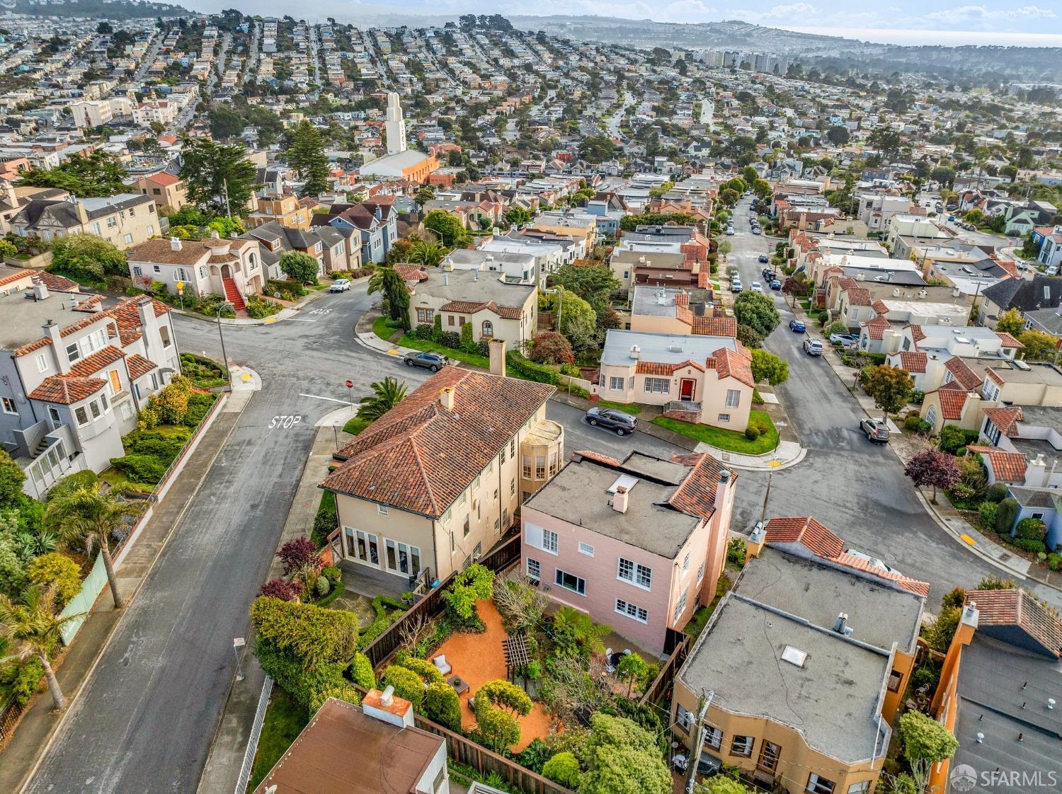 San Francisco, California 94127, United States, 3 Bedrooms Bedrooms, ,3 BathroomsBathrooms,Residential,Pending,101579