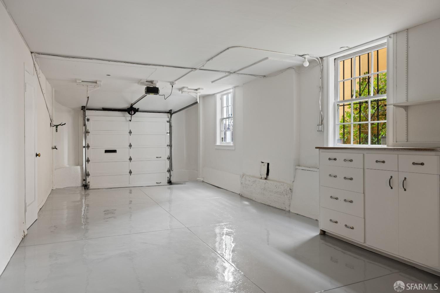 San Francisco, California 94127, United States, 3 Bedrooms Bedrooms, ,3 BathroomsBathrooms,Residential,Pending,101579