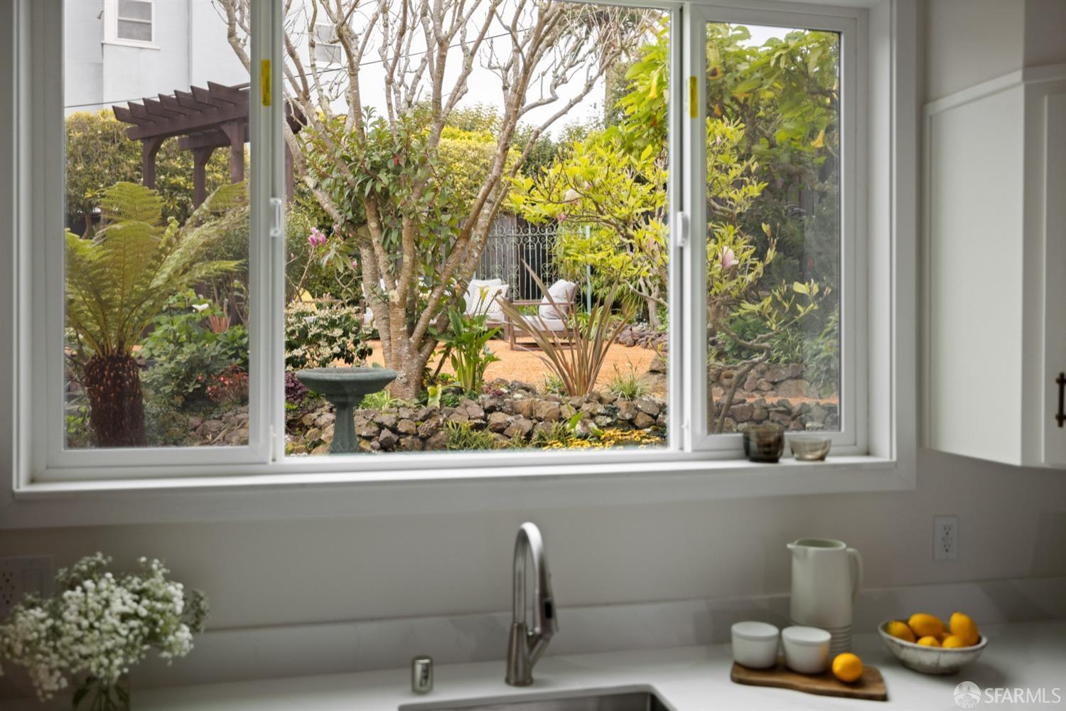 San Francisco, California 94127, United States, 3 Bedrooms Bedrooms, ,3 BathroomsBathrooms,Residential,Pending,101579