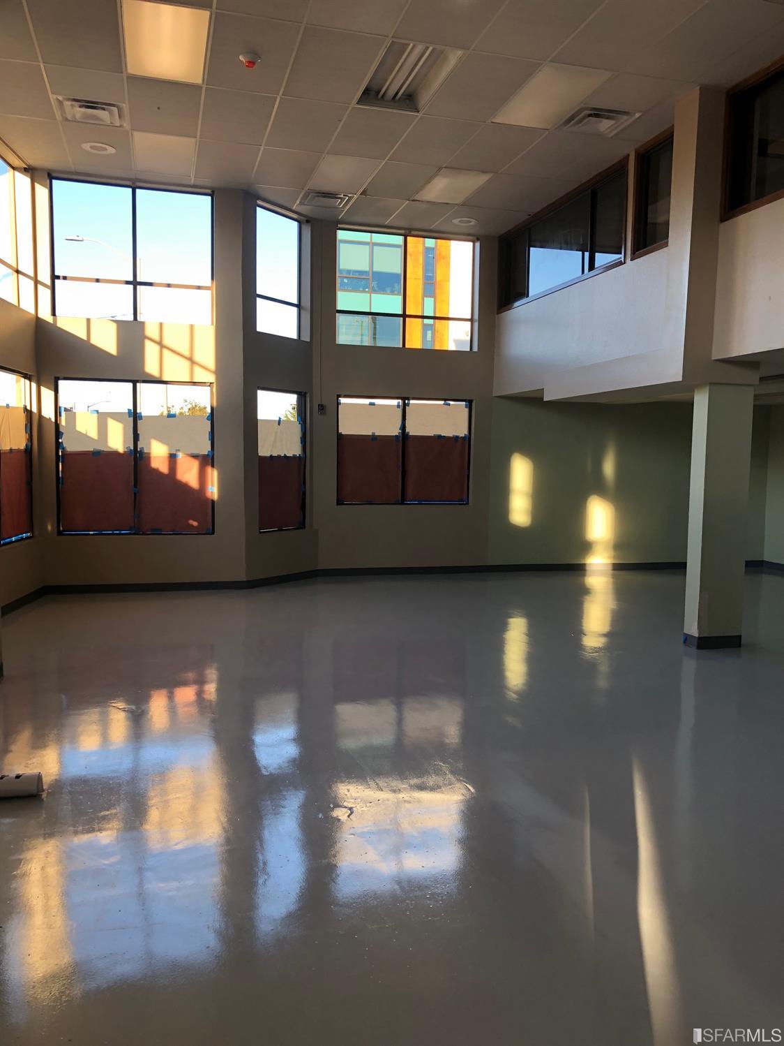 San Francisco, California 94112, United States, ,4 BathroomsBathrooms,Commercial,Contingent,37879