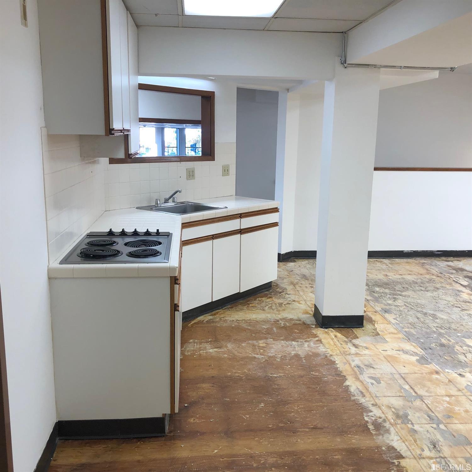 San Francisco, California 94112, United States, ,4 BathroomsBathrooms,Commercial,Contingent,37879