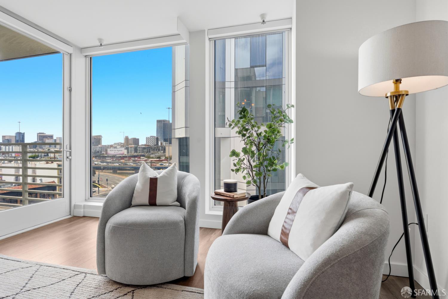 555 4th Street 731