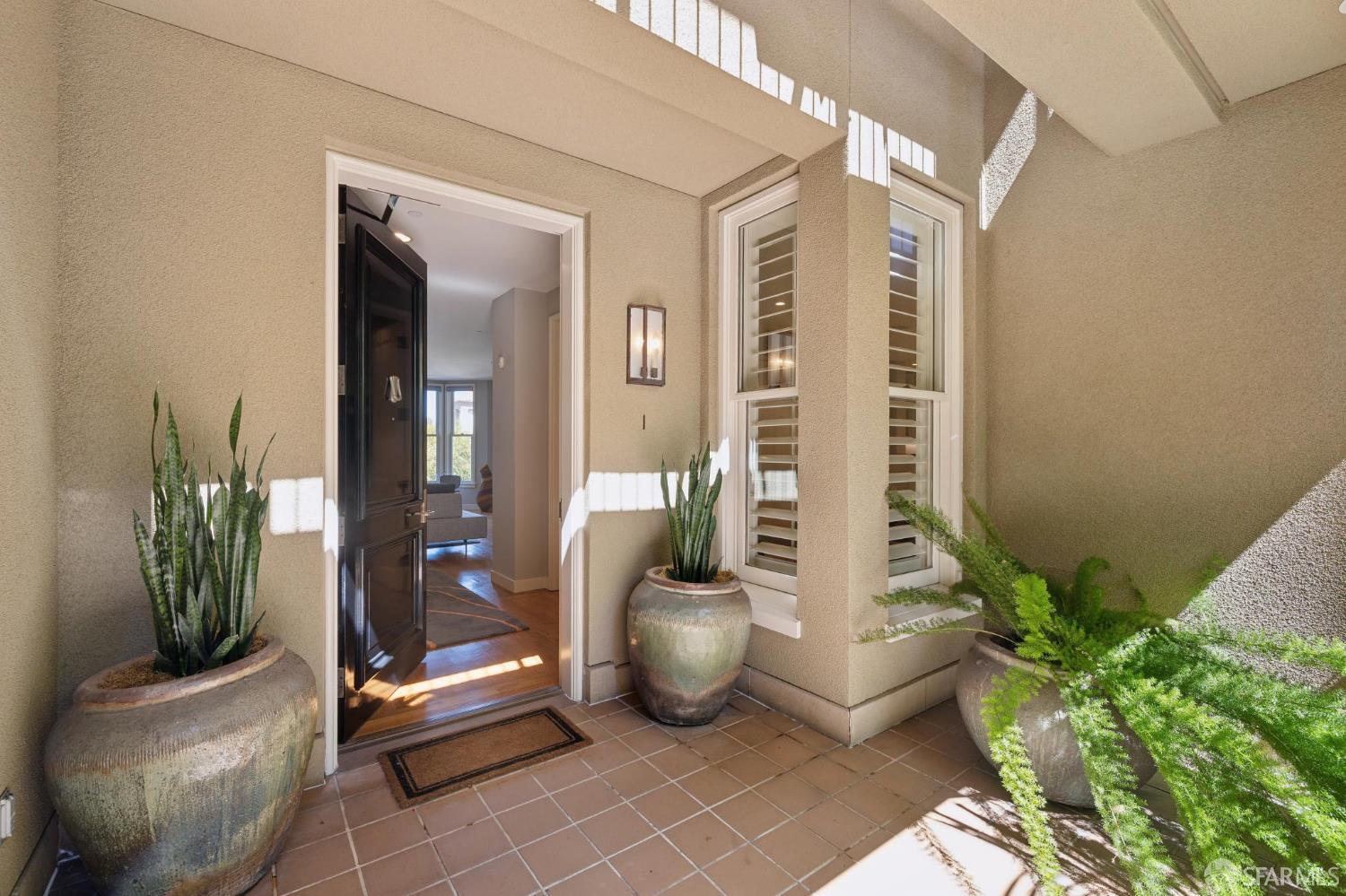 955 Green Street 1