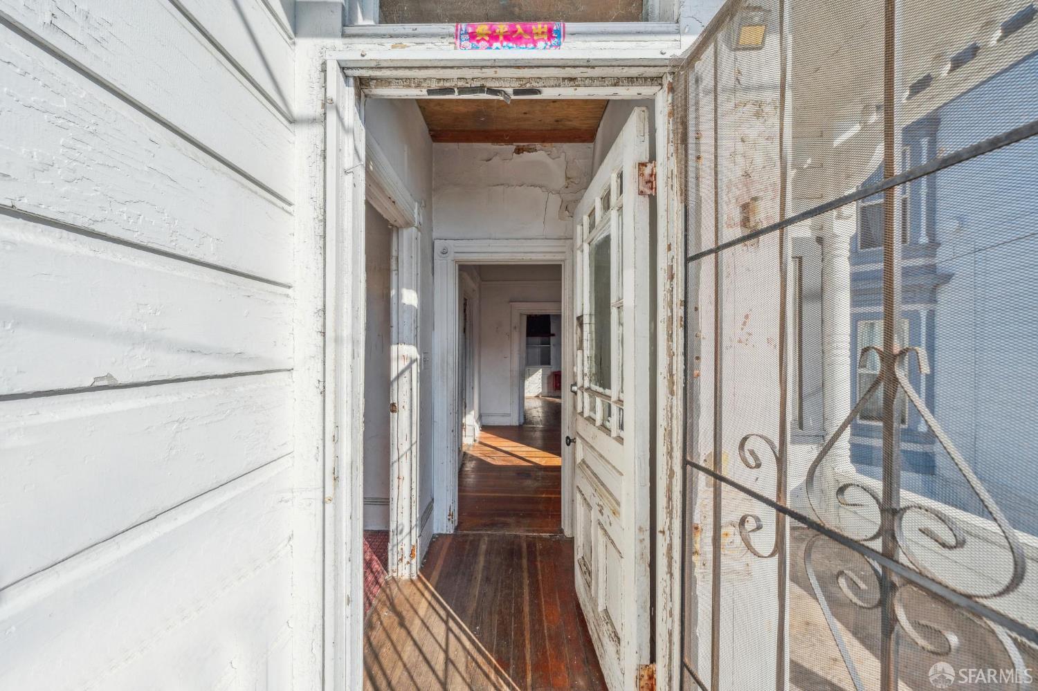 670 Sycamore Street, Oakland CA 94612