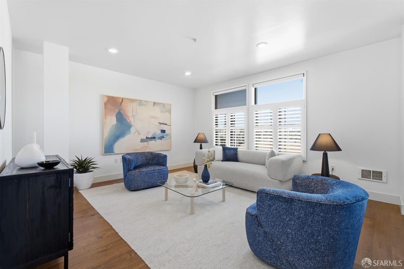 438 W Grand Ave Avenue 414