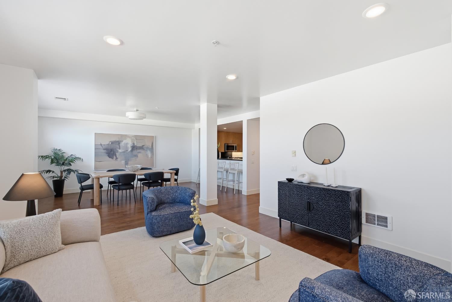 438 W Grand Ave Avenue 414