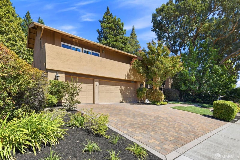 403 San Roberto Place
