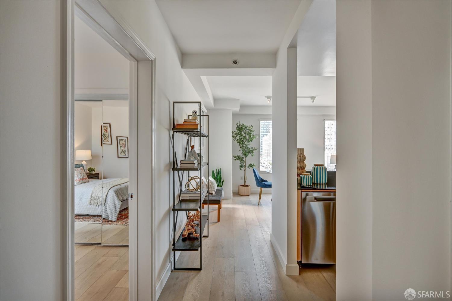 140 S Van Ness Avenue 819