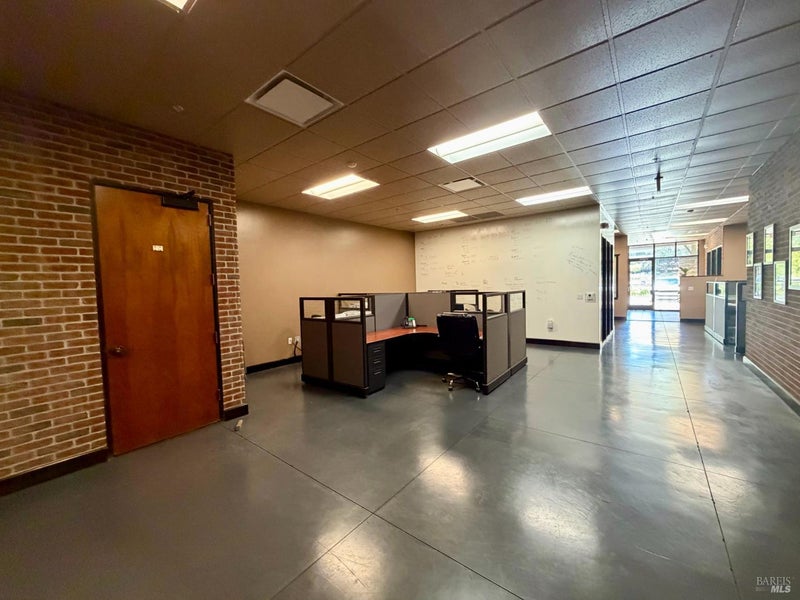 4302 Redwood Highway 200