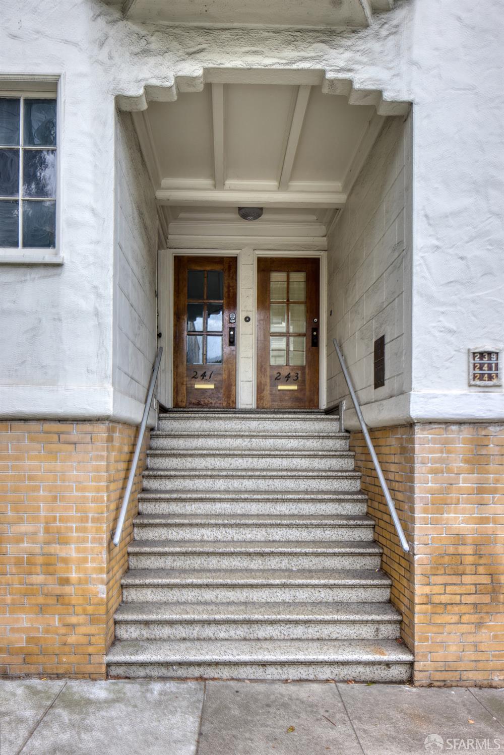 239-253 Hugo Street