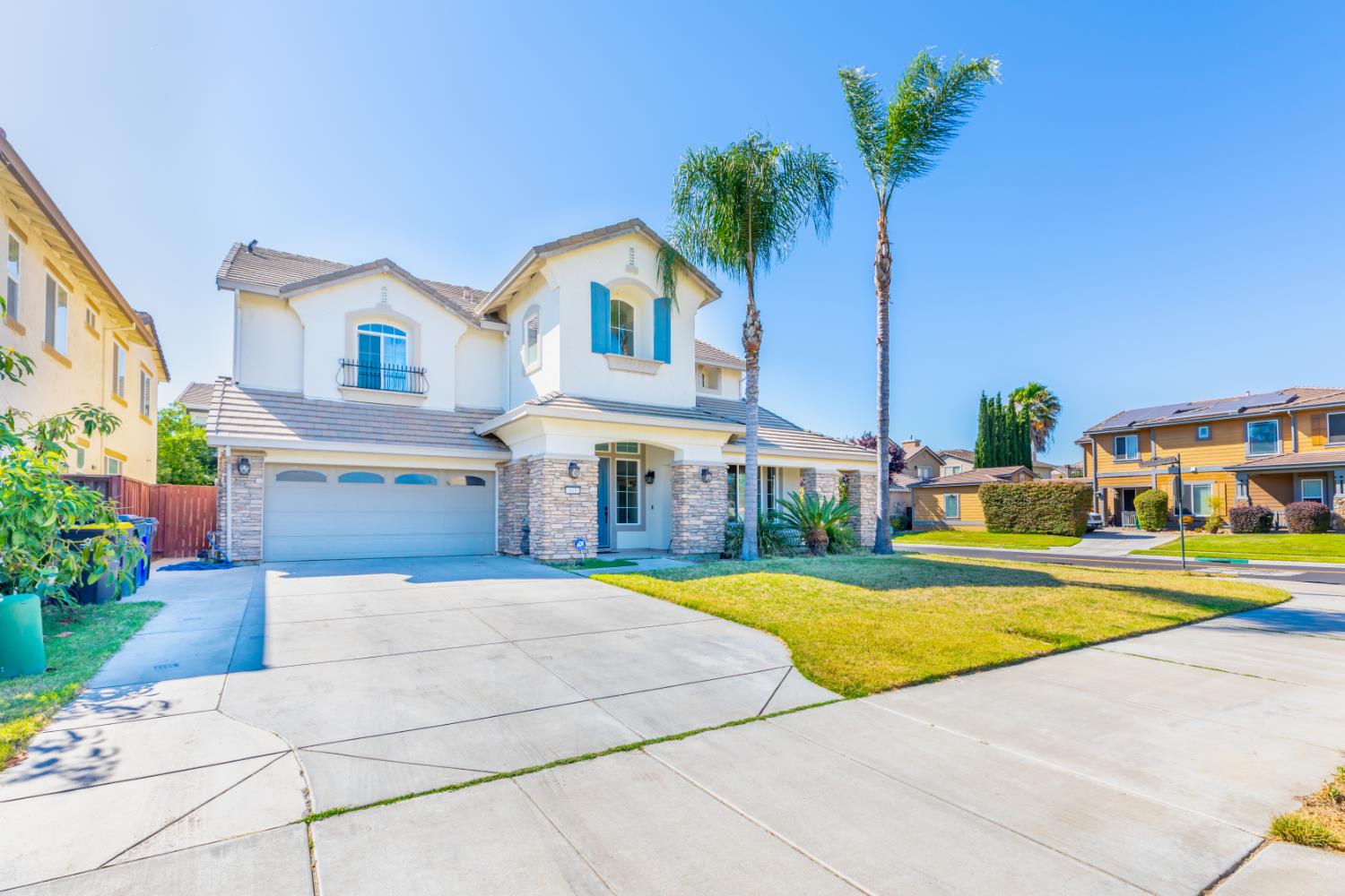 845 Village Avenue