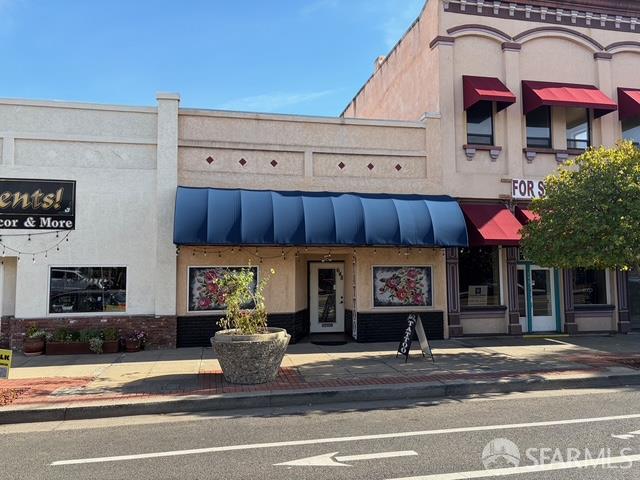 648 Main Street