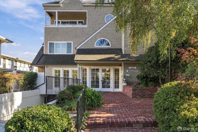 1233 Bellevue Avenue 2 Burlingame CA 94010