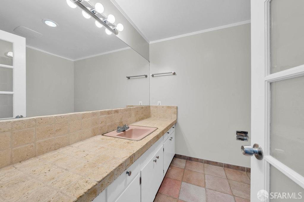 Berkeley, California 94709, United States, 2 Bedrooms Bedrooms, ,2 BathroomsBathrooms,Residential,Active,110834