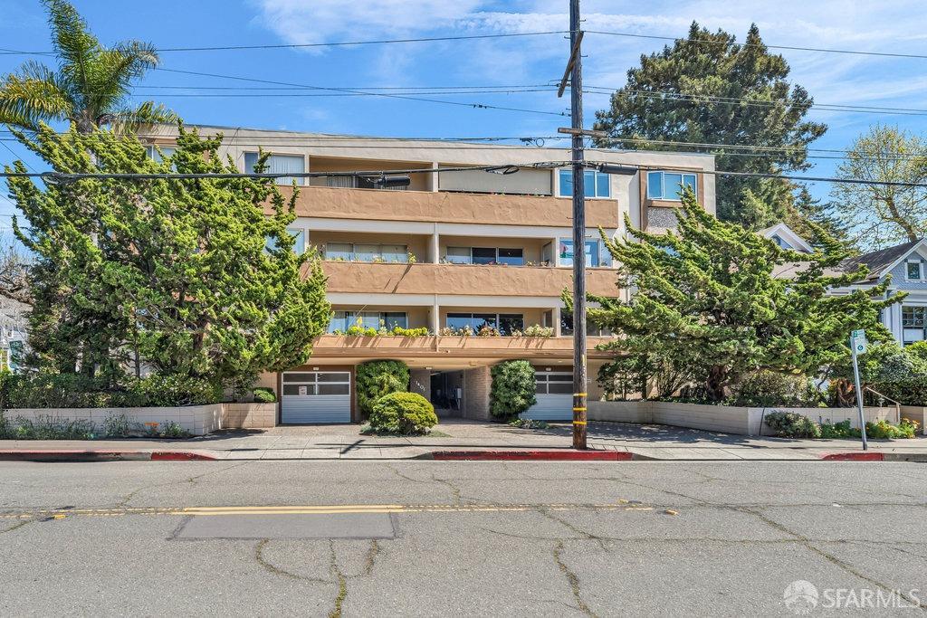 Berkeley, California 94709, United States, 2 Bedrooms Bedrooms, ,2 BathroomsBathrooms,Residential,Active,110834