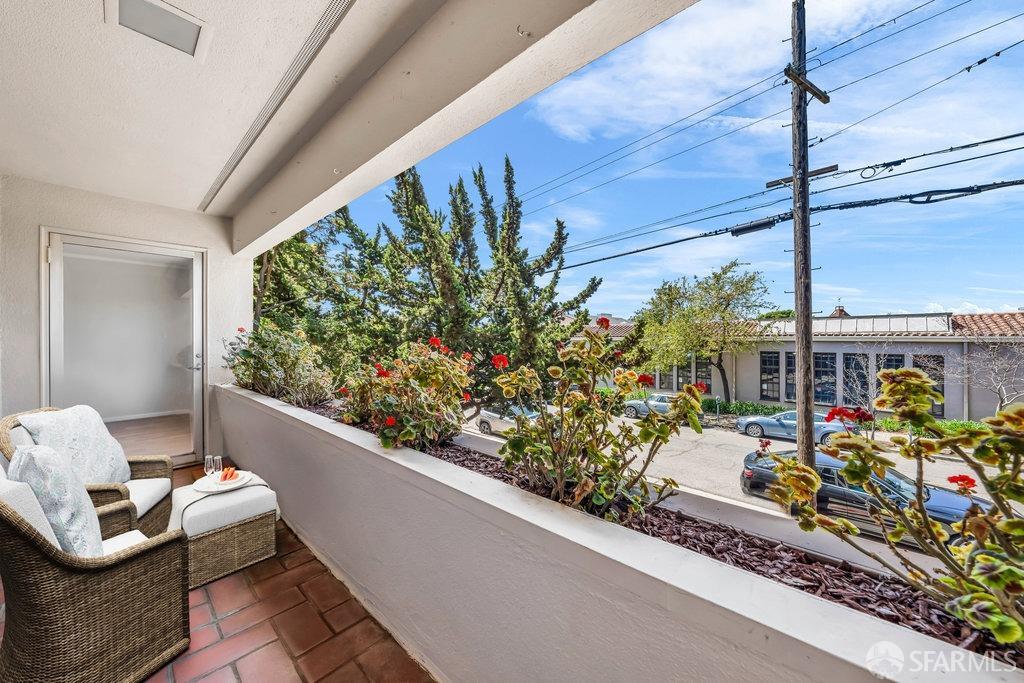 Berkeley, California 94709, United States, 2 Bedrooms Bedrooms, ,2 BathroomsBathrooms,Residential,Active,110834