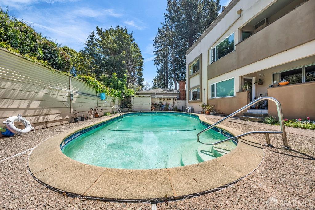 Berkeley, California 94709, United States, 2 Bedrooms Bedrooms, ,2 BathroomsBathrooms,Residential,Active,110834